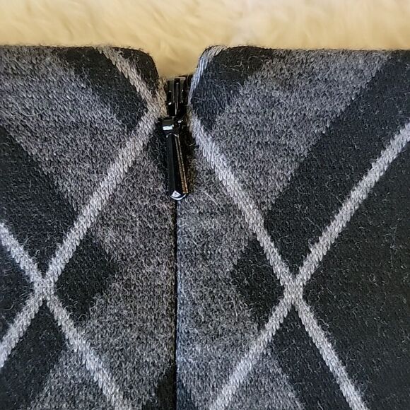 Pencil skirt by Halogen plaid size 2 petite knee length - Picture 4 of 7